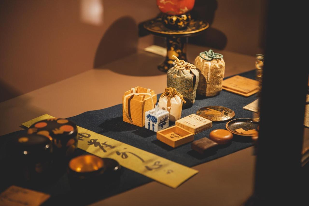 Отель Arima Onsen Tocen Goshobo Кобе Экстерьер фото A set of Chinese tea utensils