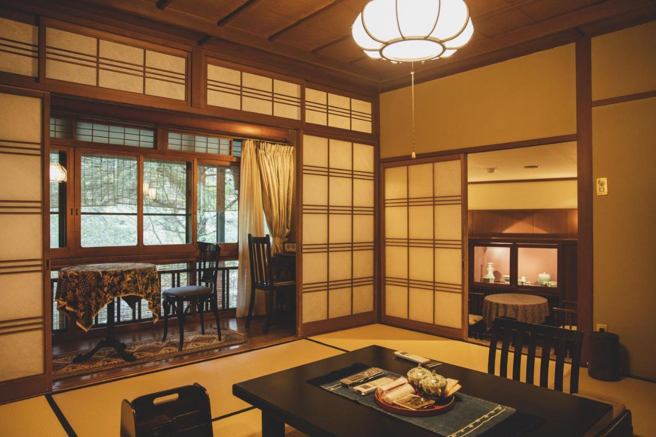 Отель Arima Onsen Tocen Goshobo Кобе Экстерьер фото A traditional Japanese room