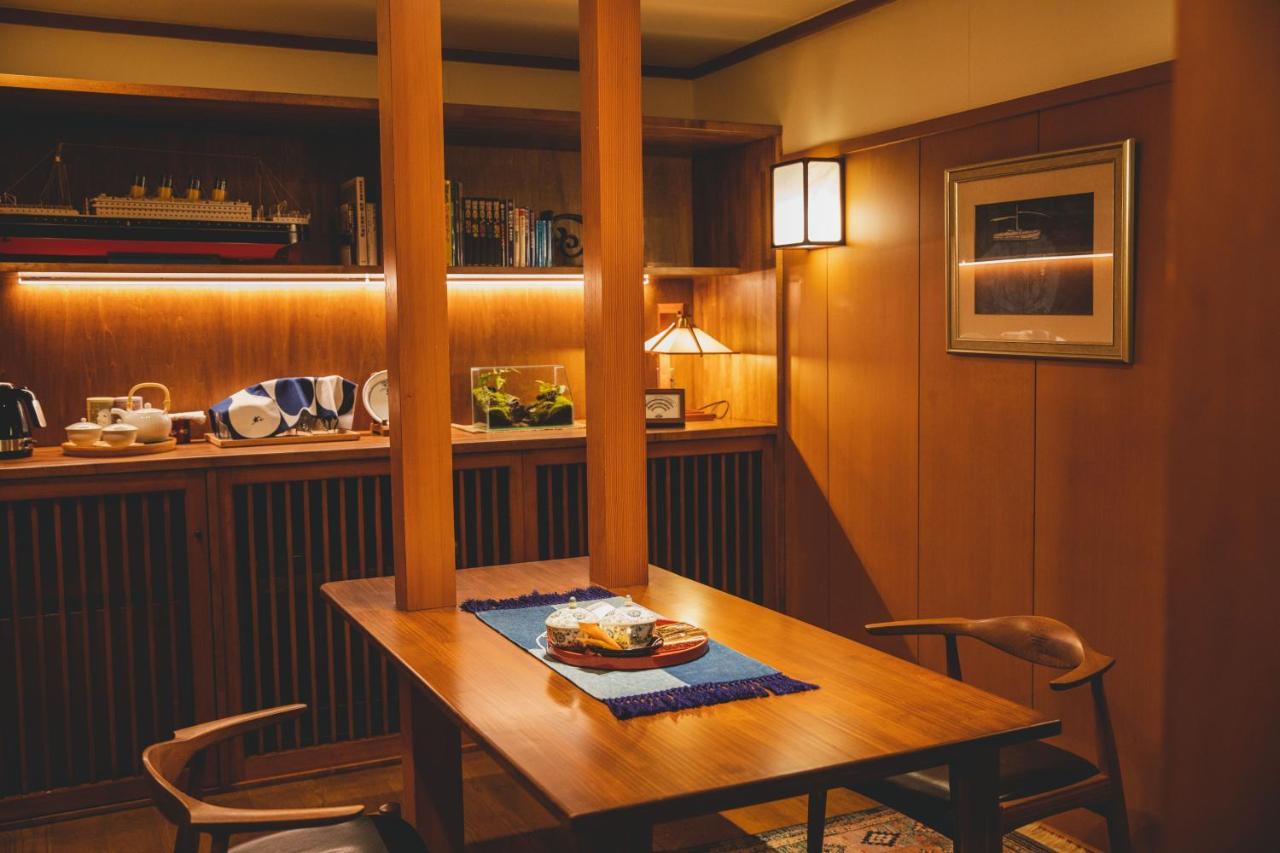 Отель Arima Onsen Tocen Goshobo Кобе Экстерьер фото A Japanese dining room