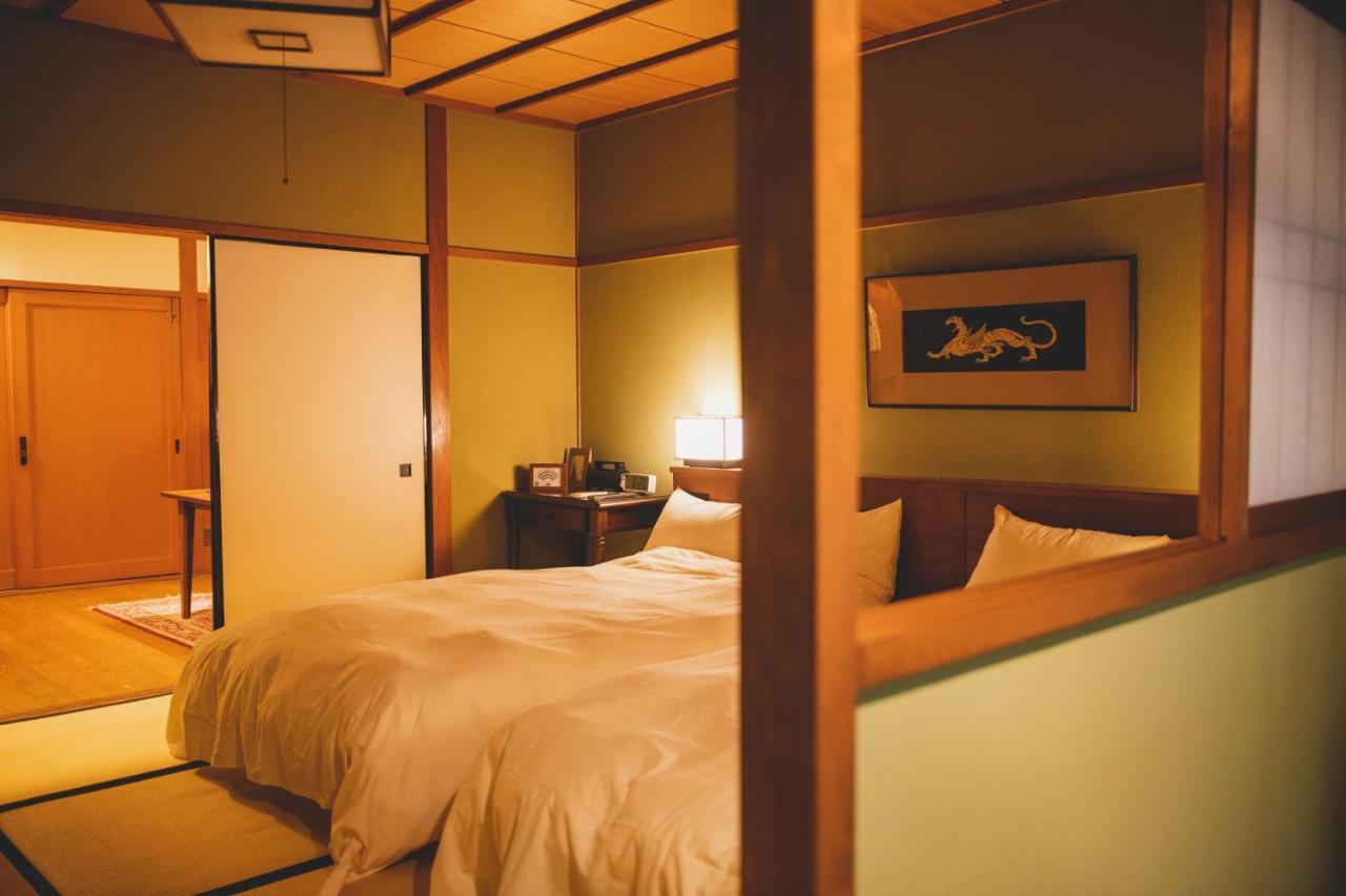 Отель Arima Onsen Tocen Goshobo Кобе Экстерьер фото A room at the hotel